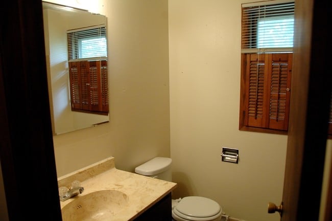 Building Photo - 3122 Churchill Dr