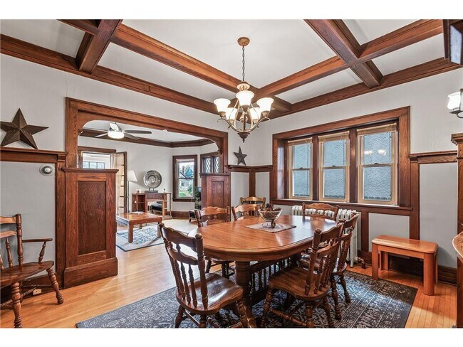 Building Photo - 3620 Lyndale Ave S
