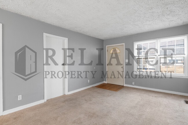 Building Photo - 3627 E 10th St N