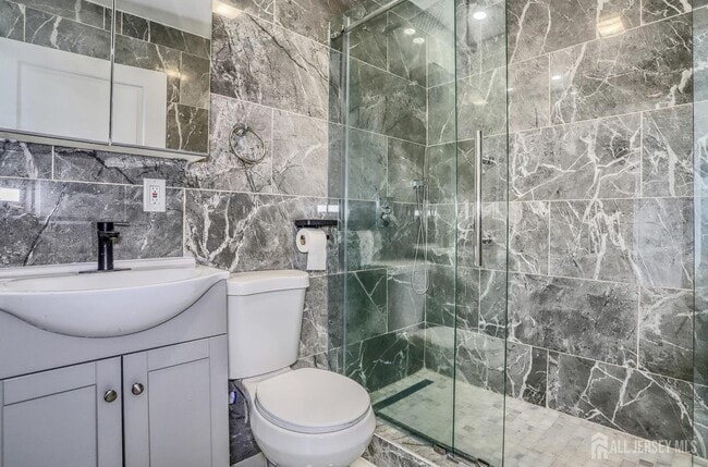 Building Photo - 9017 Riverside Pl