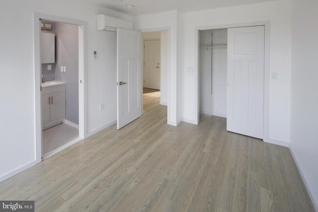 Building Photo - 958 Mt Olivet Rd NE