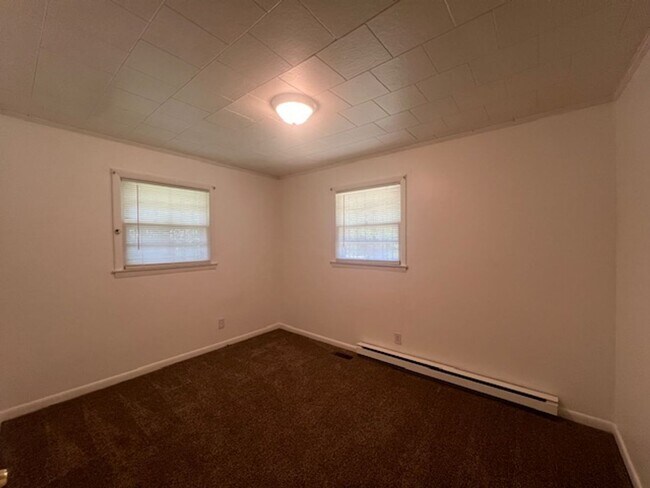 Building Photo - 5519 Higgins ~ Bonnie Doone