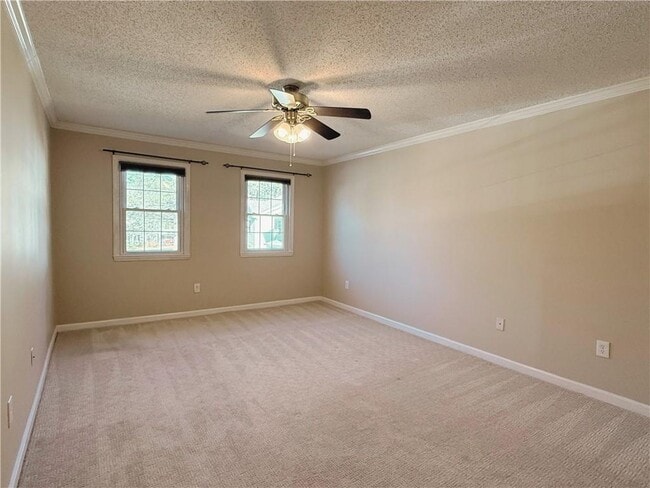 Building Photo - 7024 Somerset Cir