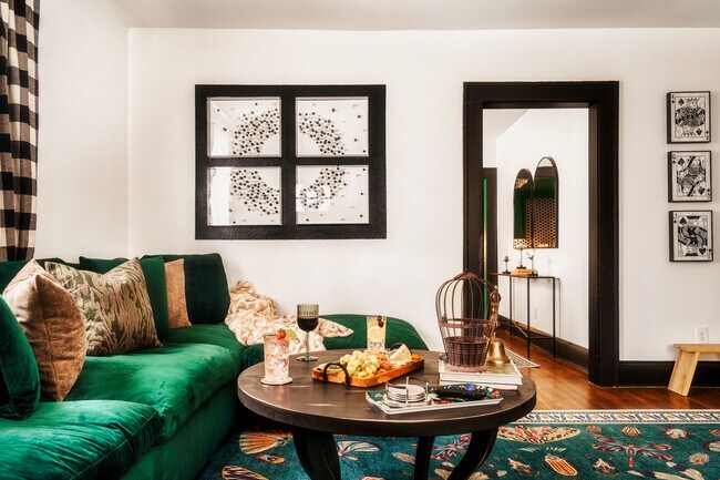 Building Photo - 713 Grandin Rd