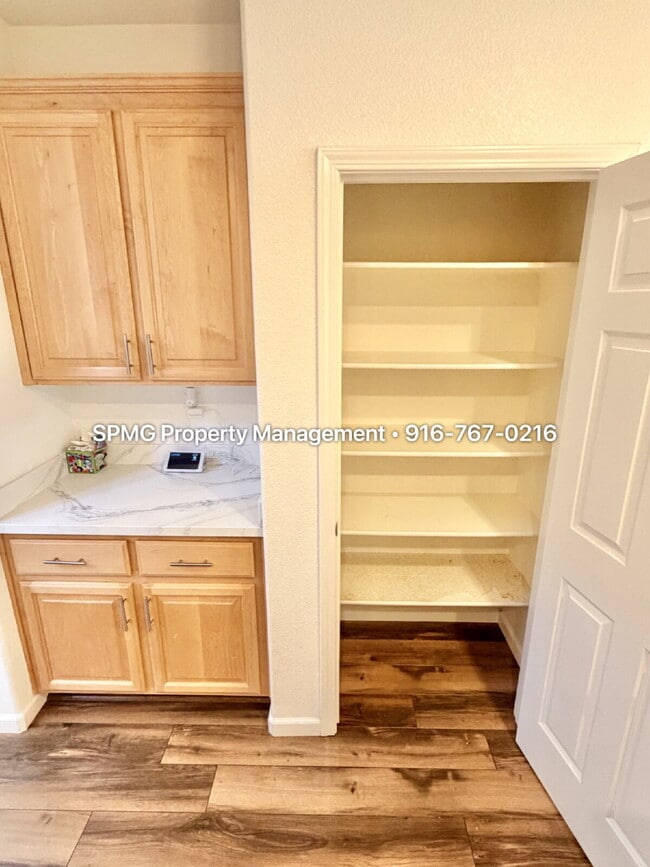 Building Photo - Beautifully Maintained 3 Bed / 2.5 Bath Home in South Natomas — New Appliances & Community Amenit...