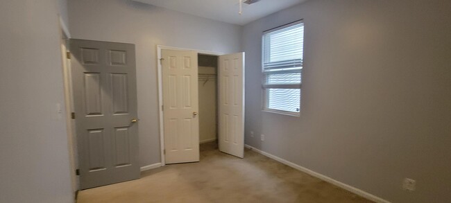 Building Photo - 2540 Spring Valley Loop