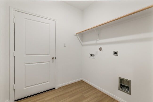 Building Photo - 11927 Pondwood Dr