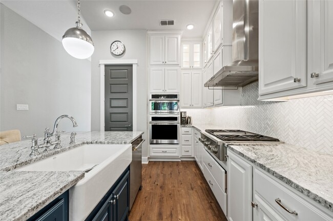 Building Photo - 1711 Leilani Dr