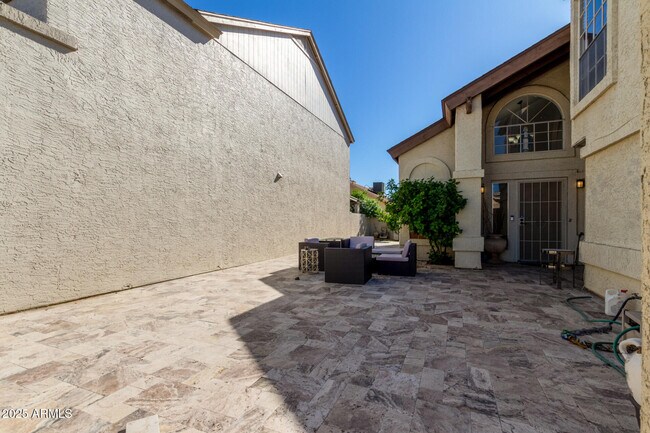 Building Photo - 501 E Topeka Dr