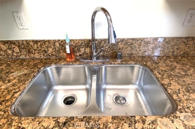 Building Photo - 1582 Mitchell Ave