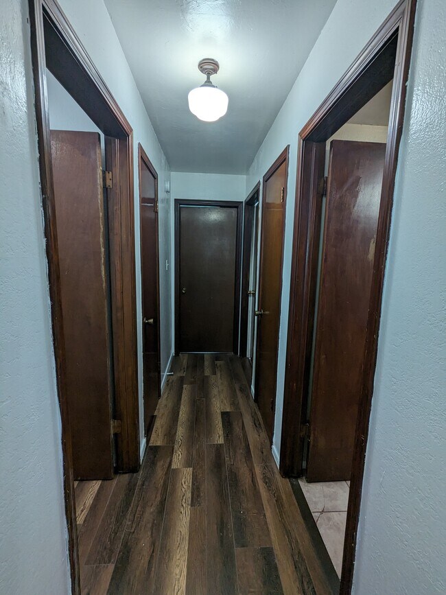 Building Photo - 304 Vicksburg Cir