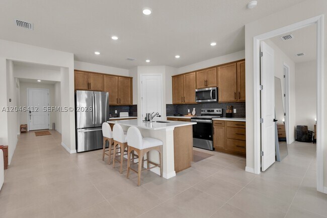 Building Photo - 2081 Mossy Vine Ave