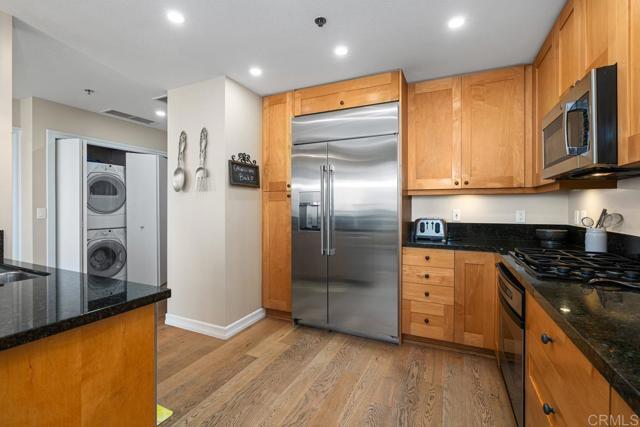 Building Photo - 700 W Harbor Dr