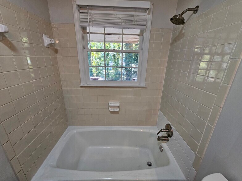 Building Photo - 5566 Rock Garden Ct NW