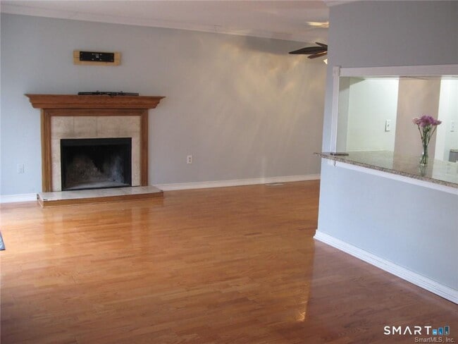 Building Photo - 3 Sandlewood Ln