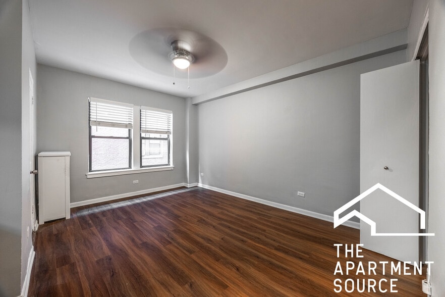 Building Photo - 1200 N La Salle Dr