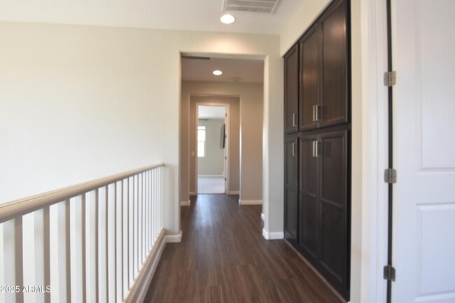 Building Photo - 250 E Wisteria Dr