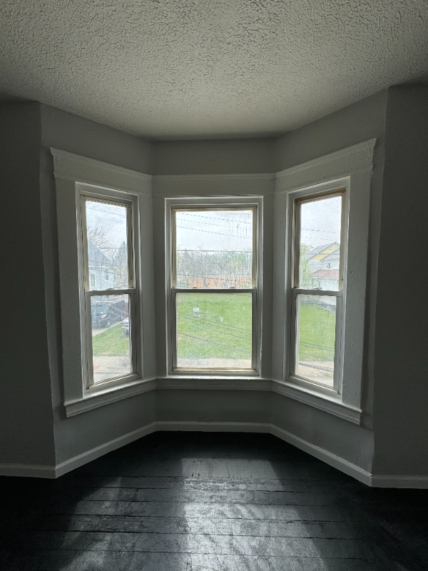 Building Photo - 3860 E 72nd St