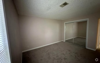 Building Photo - 1606 Cottonwood Dr