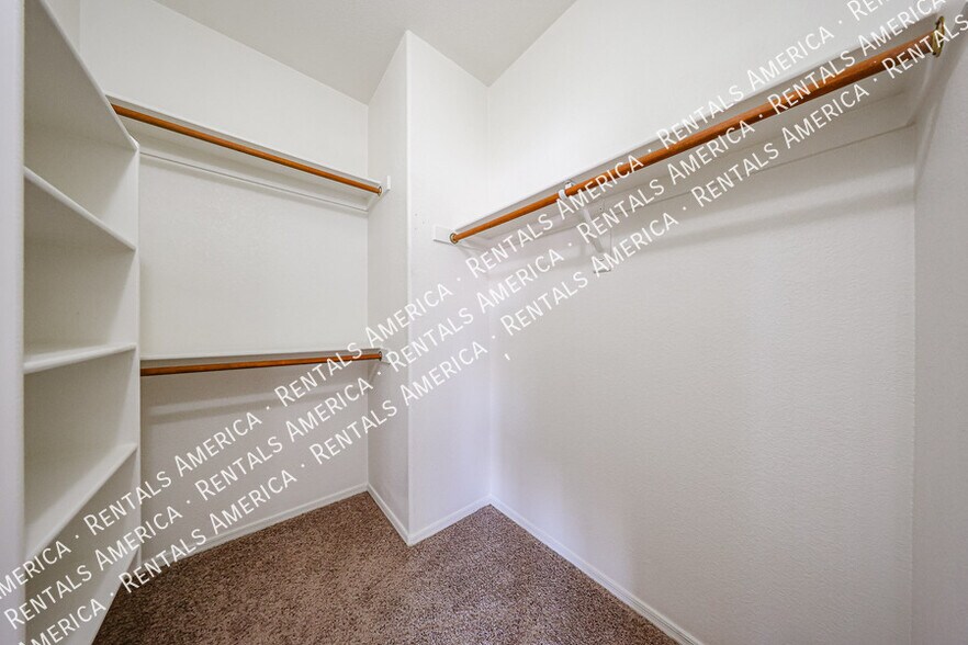 Building Photo - 3752 E Woodside Way