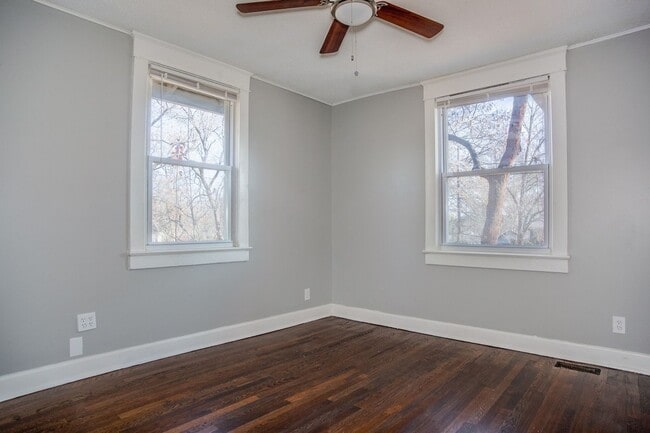 Building Photo - COMING SOON: Charming Bungalow with Spacious Living & with Modern Finishes!