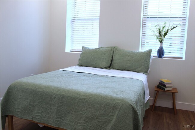 Building Photo - 110 Hotel St