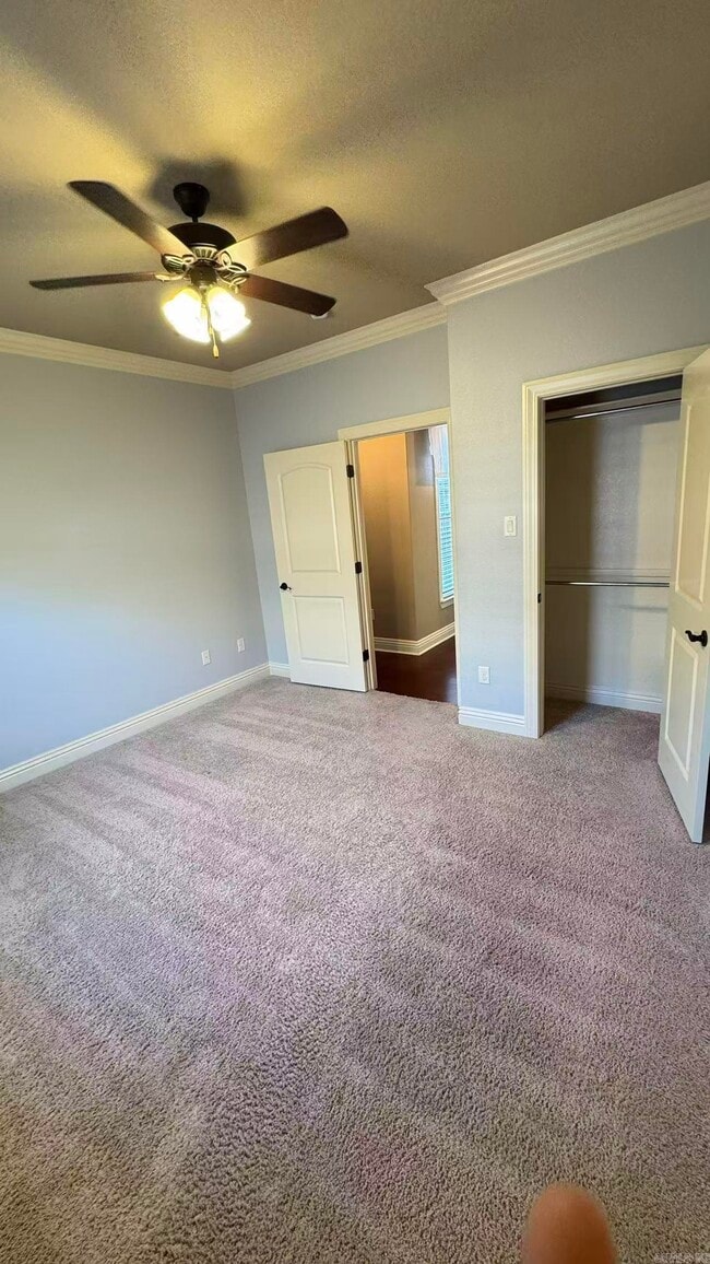 Building Photo - 121 Cabanel Dr