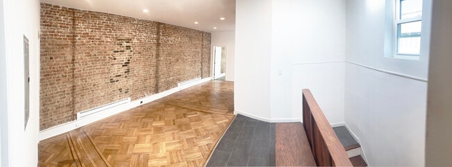 Primary Photo - 2119 Regent Pl