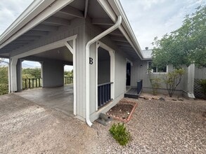 Building Photo - 2 Bedroom 2 Bath Contact Property Pros 928-634-7710