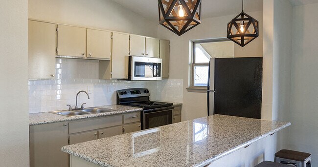 Riviera Apartments Dallas, TX Apartment Finder