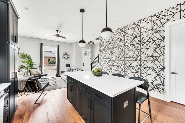 Building Photo - 1332 3rd Ave N