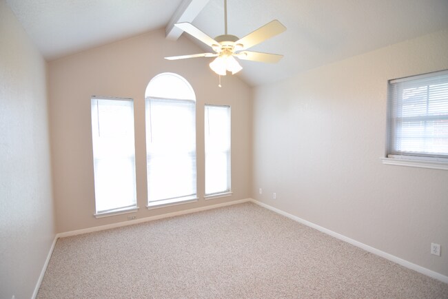 Building Photo - 118 Beaver Loop