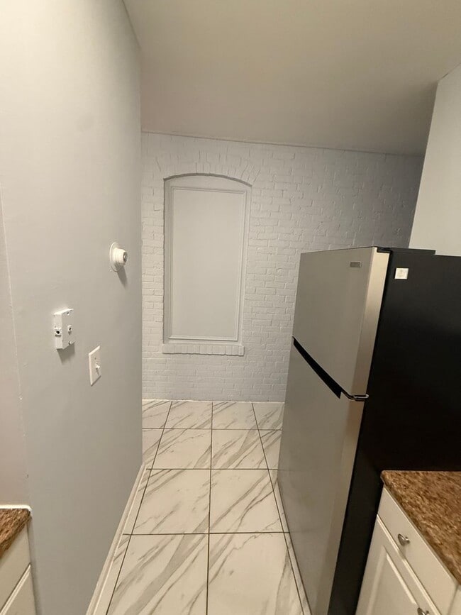 Building Photo - 178-188 South Whitney