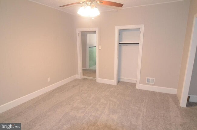 Building Photo - 219 9th Ave