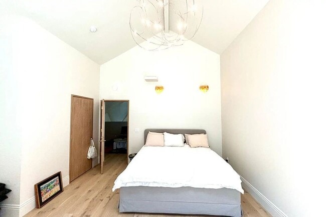 Building Photo - Stunning modern classic home. Gustavo Lopez AMSI