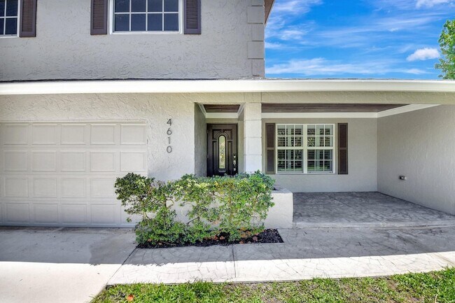 Building Photo - 4610 Pine Tree Dr
