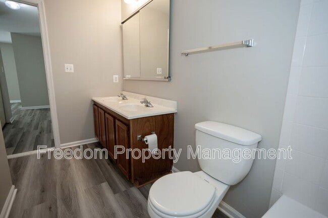 Building Photo - 16326 Taconic Cir