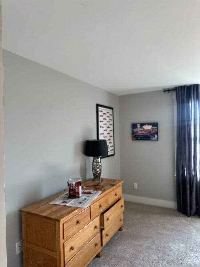 Building Photo - 1013 Edgewater Ln