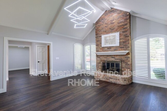 Building Photo - 16121 Shadybank Dr