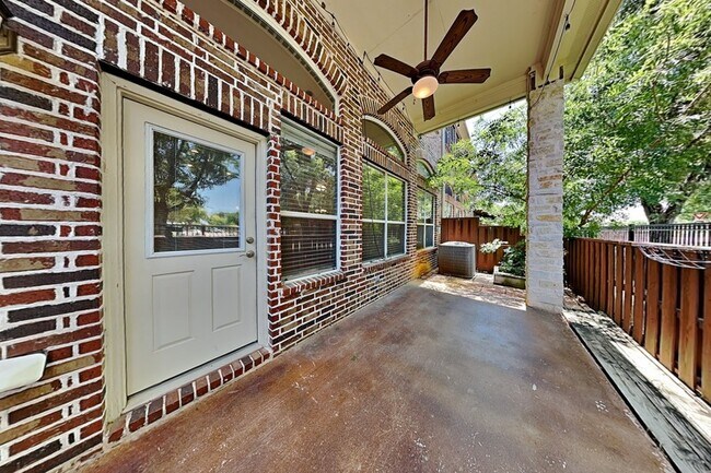 Building Photo - 2988 Sicily Way