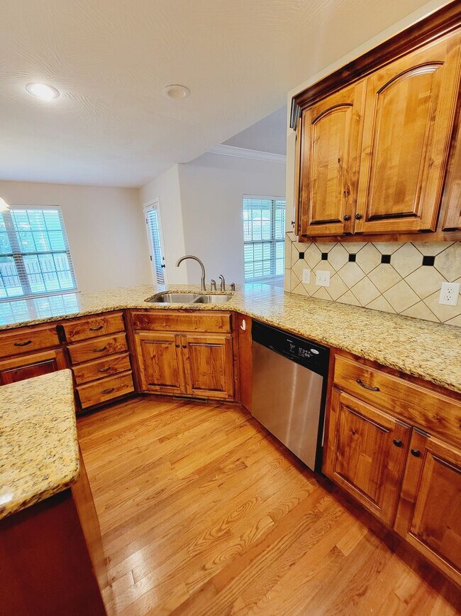 Building Photo - Prairie View Estates,  4 BR - 3 Car Garage...