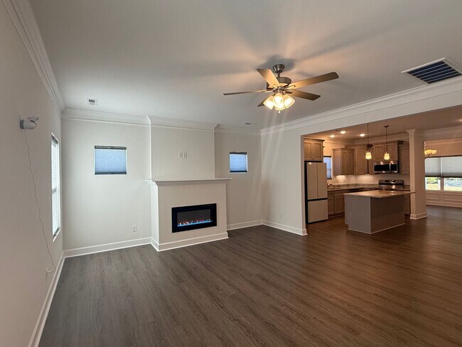 Building Photo - Like New Norfolk Single Family Home
