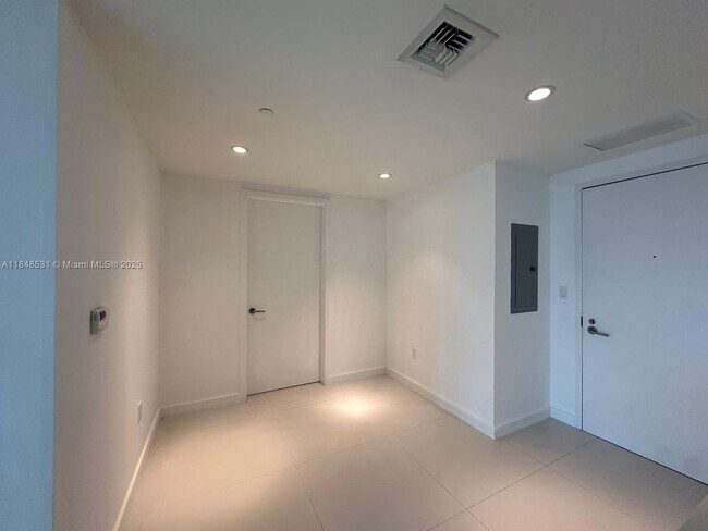 Building Photo - 1300 S Miami Ave