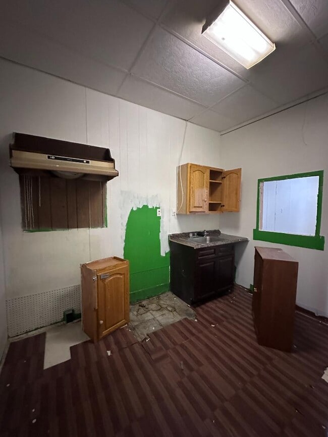 Building Photo - 113 W Main St