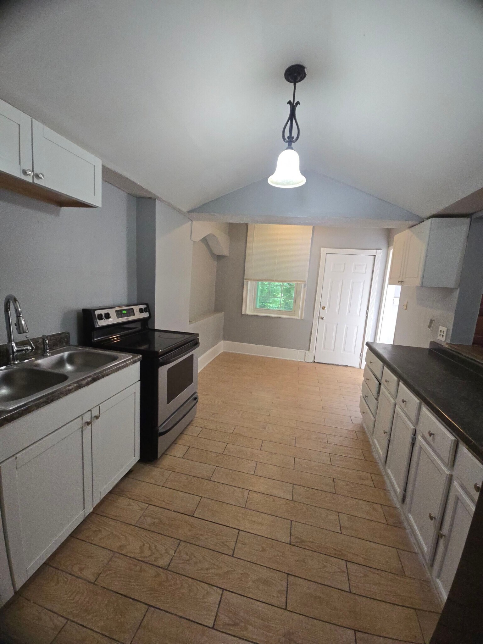 Building Photo - 3566 Vine St