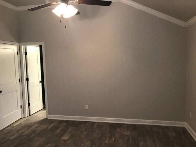 Building Photo - 5803 Luminous Ln