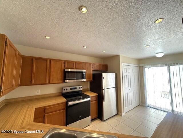 Building Photo - 740 Spring Valley Dr