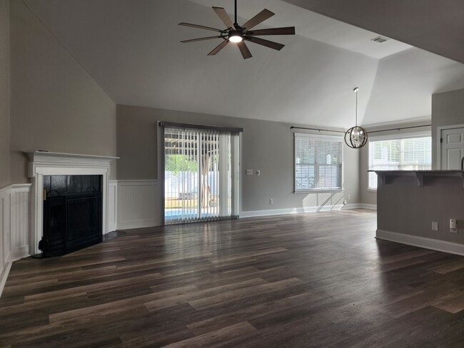 Building Photo - Tastefully updated 3 Bedroom 2 Bath home in The Arbors of Pooler!