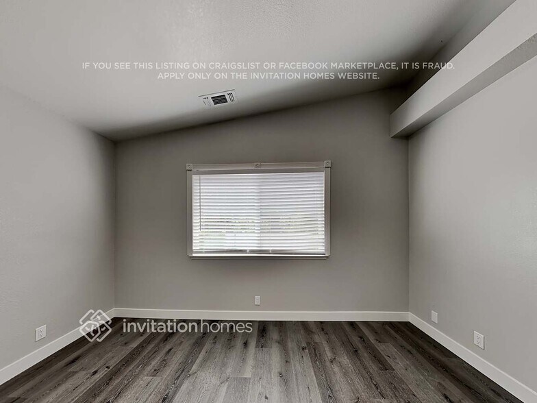 Building Photo - 2701 Hillcrest Dr