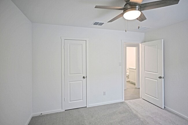 Building Photo - 9902 Mather Wy